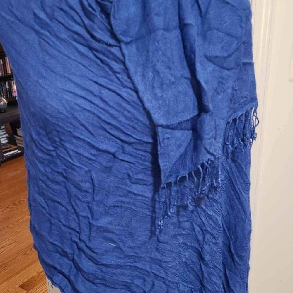 Blue Scraf - Picture 3 of 12